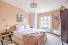 Cosy 3 Bed Cottage in Windsor, Perfect for Small Families & Couples, Sleeps 5!